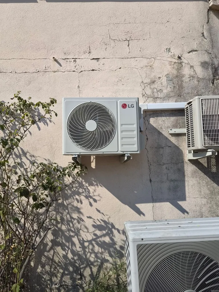 Installation d'une climatisation réversible LG en rénovation à Alès